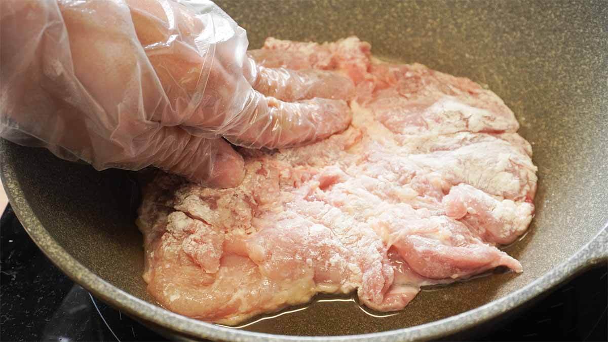 笠原将弘さん「鶏もも肉のにんにく照り焼き」