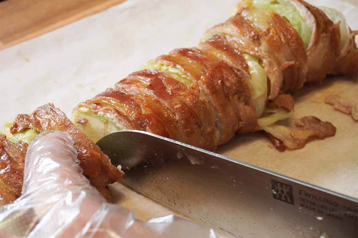 タサン志麻さん「厚揚げとキャベツの豚巻き」
