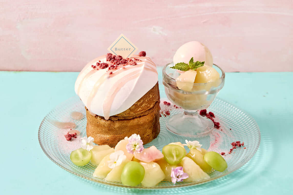 桃づくしのひんやりスフレパンケーキ