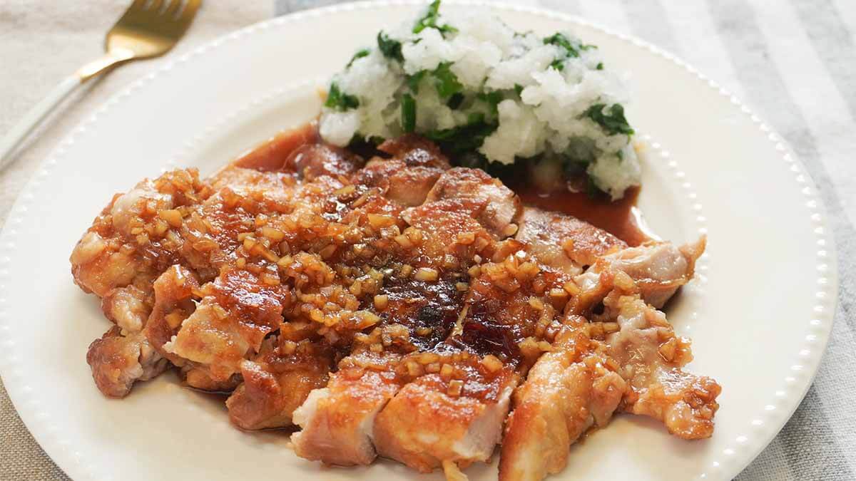 笠原将弘さん「鶏もも肉のにんにく照り焼き」