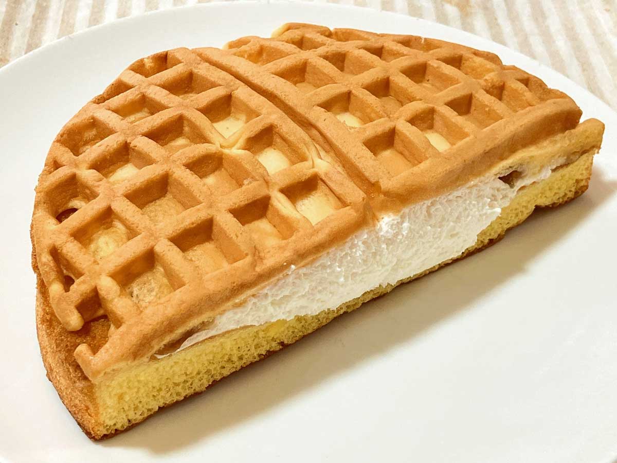 セブンイレブン ワッフルシフォンケーキ メープル