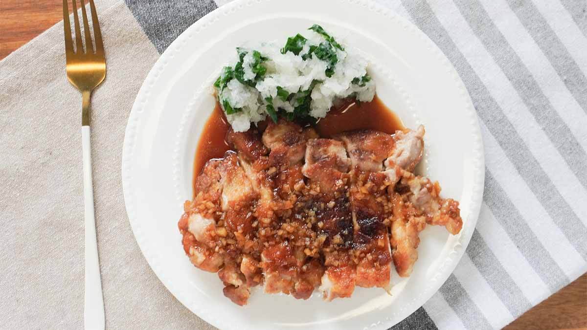 笠原将弘さん「鶏もも肉のにんにく照り焼き」