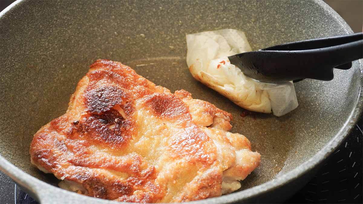 笠原将弘さん「鶏もも肉のにんにく照り焼き」
