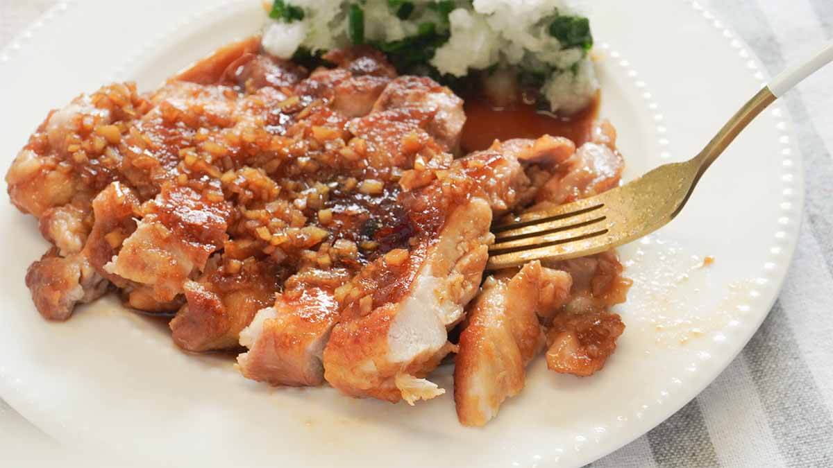 笠原将弘さん「鶏もも肉のにんにく照り焼き」
