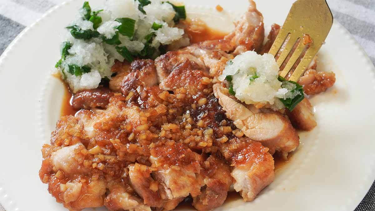 笠原将弘さん「鶏もも肉のにんにく照り焼き」