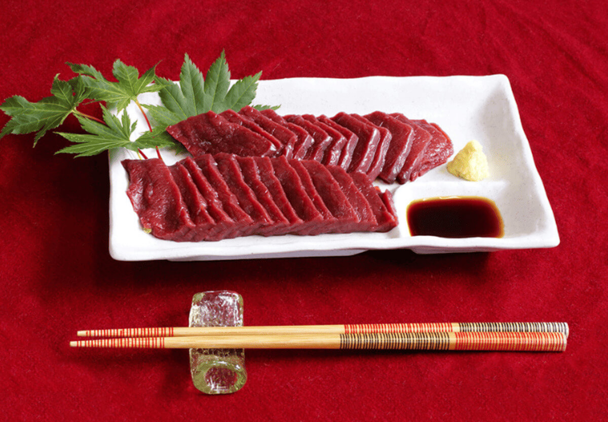 260812_2 Gourmet Biz-グルメビズ- 「山崎精肉店」の「馬刺し」
