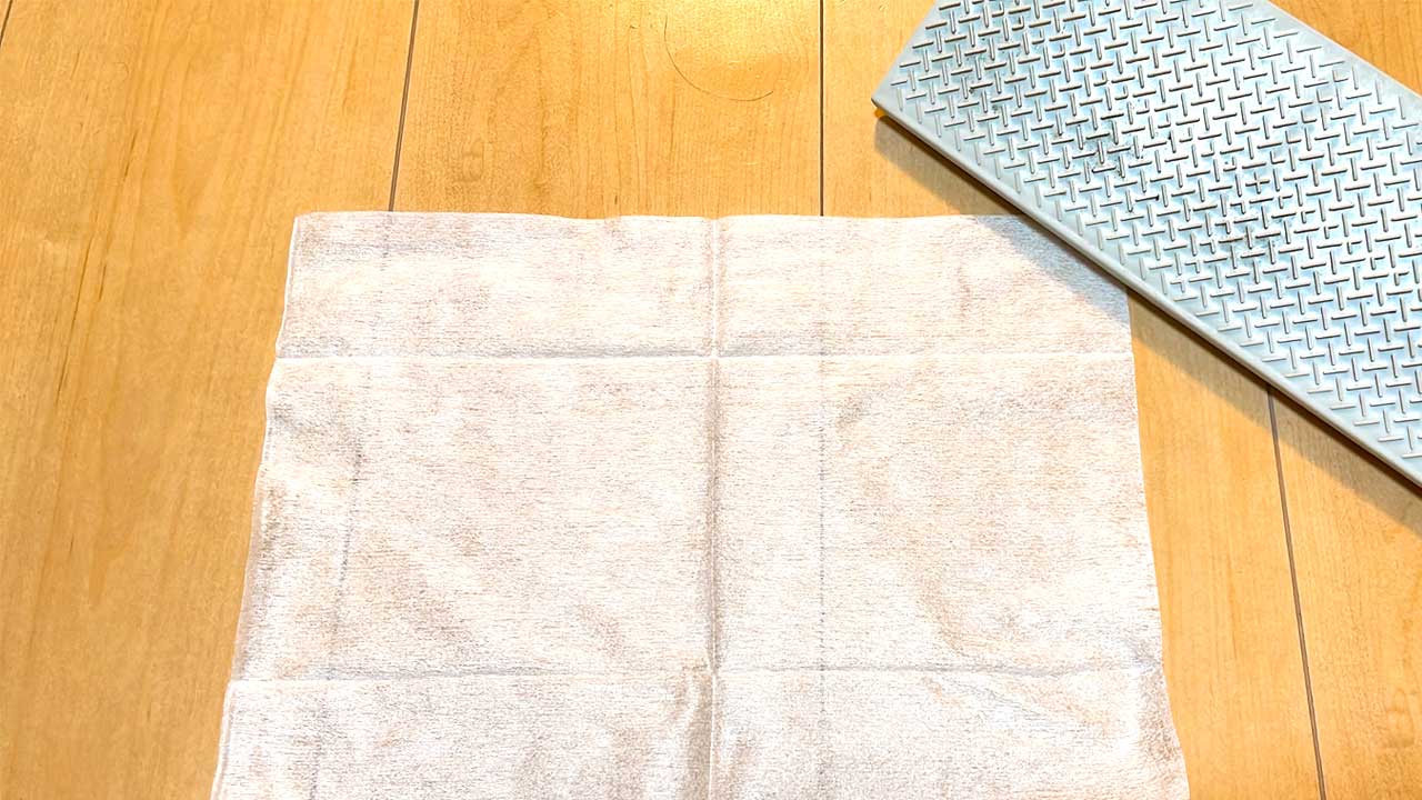 ライフハック「クイックルワイパーに気泡シートを挟む」