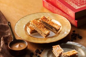 26092551 Gourmet Biz-グルメビズ- MILLE-FEUILLE MAISON FRANCAIS、『ミルフィユ セゾン(塩キャラメル&カフェ)』発売