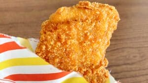 26100541 Gourmet Biz-グルメビズ- ファミマ、激うまアレンジ外国人に大人気「日本に着いたらこれやって」「10点満点中1000点」「日本旅行で毎日食べてた」「愛が止まらない」